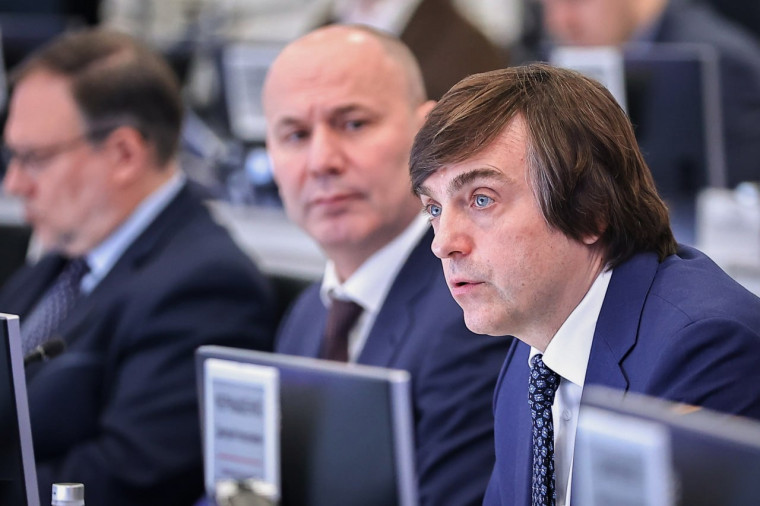 23 мая во всех 89 регионах России и в 55 зарубежных странах начнется основной этап ЕГЭ.